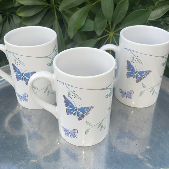 Vintage Winnie the Pooh mugs - Picture 4 of 12